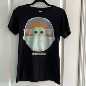 Women’s Star Wars The Mandolorian Tee Size Medium
